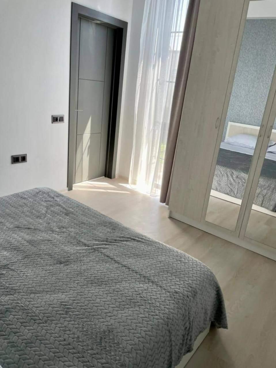 Aparthotel Grey House à Zovuni Extérieur photo